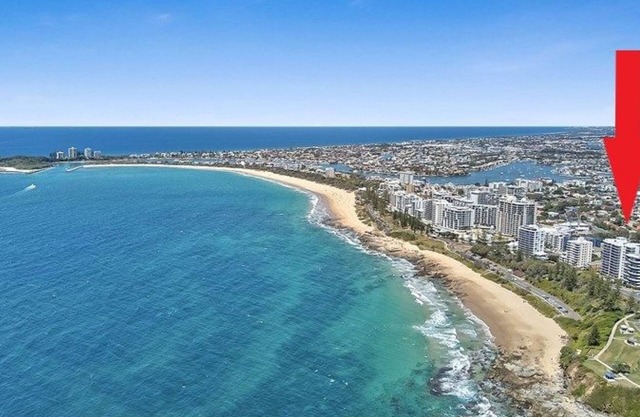 Fantastic location for this beachside Luxurious 2 Bedroom Apartment. Sit on the balcony and enjoy
