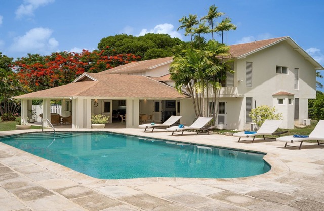 Fantastic Value Sandy Lane Villa With Beach Club Access & Close To Holetown