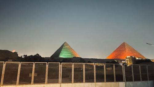 Farida Pyramids ŌTEL