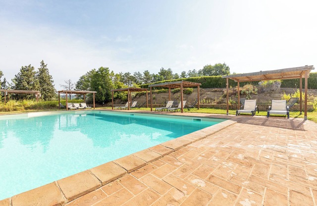 Farmhouse 'Agriturismo Selvoli - Il Bruco' with Shared Pool and Wi-Fi