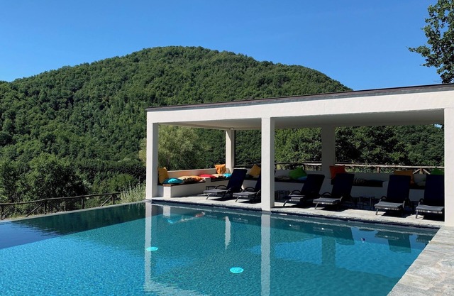 Farmhouse "Parulia Country House - Estia" with Shared Pool, Shared Terrace & Wi-Fi