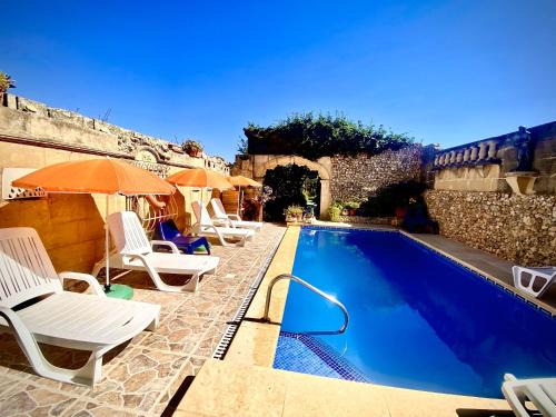 Farmhouse Retro with pool