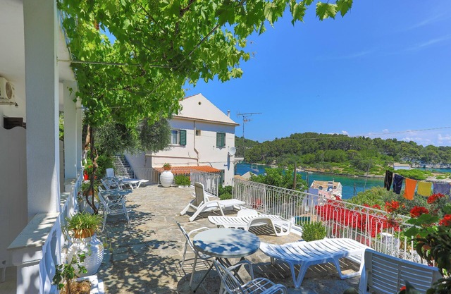 Faros Octo: Gaios Guest House, 2 adults, near the beach