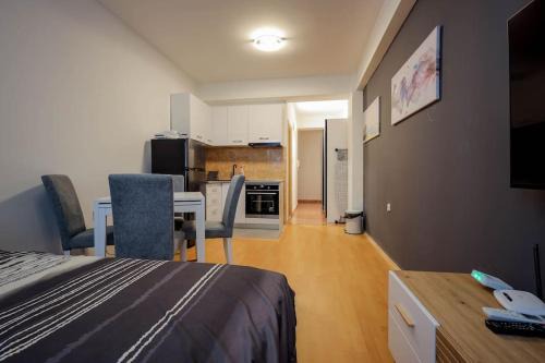 Fenix Flat
