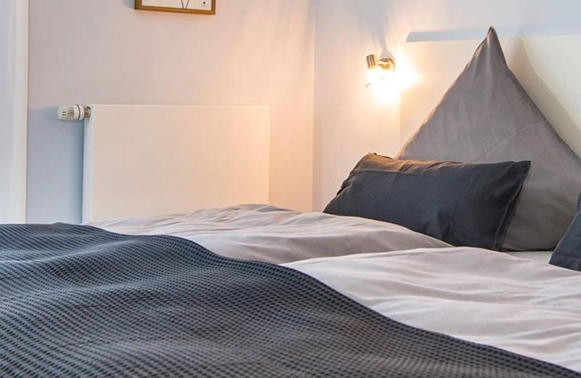 Ferienwohnung 4, Hoddersdiek 1 - Fewo 4, Dusche, WC, 1 Schlafraum