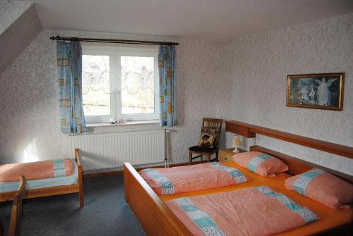 Ferienwohnung In Beliebtem Gästehaus Mit Fahrradverleih In Ländlicher Gegend