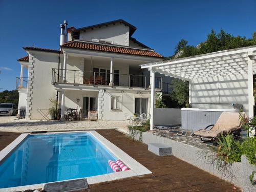 Ferienwohnung mit Pool Kroatien mit Meerblick und Pool