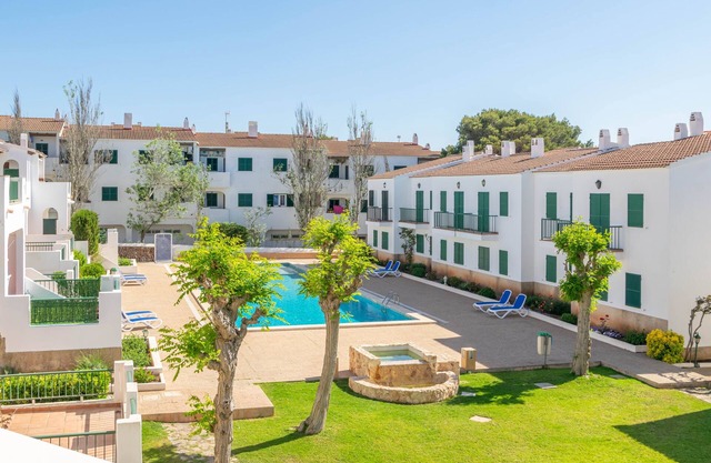 FILIPPI - Charming apartment with shared pool and free WiFi.