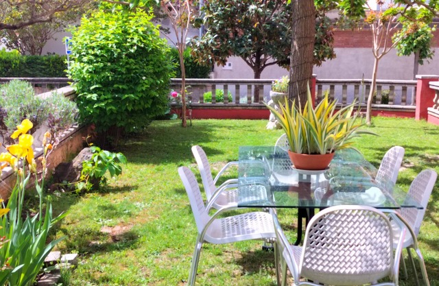 Finca Arep en Las Planas D'hòstoles con Gran Jardín