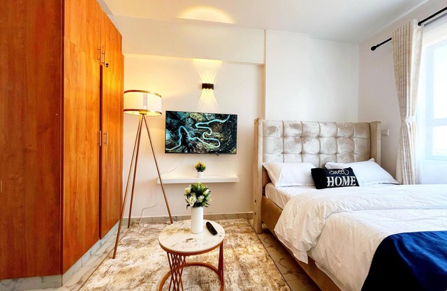 Fine stylish Apartment with chilled natural light