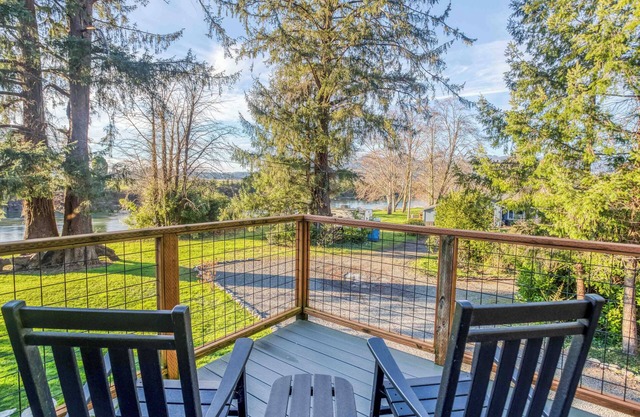 FirePit, Riverview, Beach Nearby, and Spacious Deck