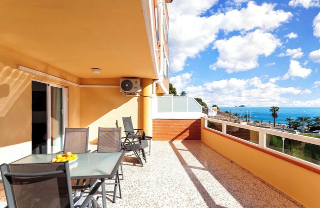 FIRST LINE, LARGE TERRACE, WONDERFUL VIEWS, HIGH STANDING:free wi-fi and P
