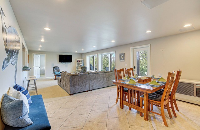 Fish & Hike: Apartment w/Pool Table in Ketchikan!
