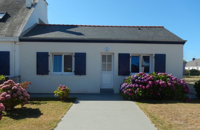 Fisherman's 60m² near beach and shops