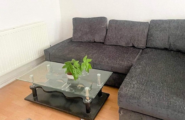 Flat 76 Felbridge House