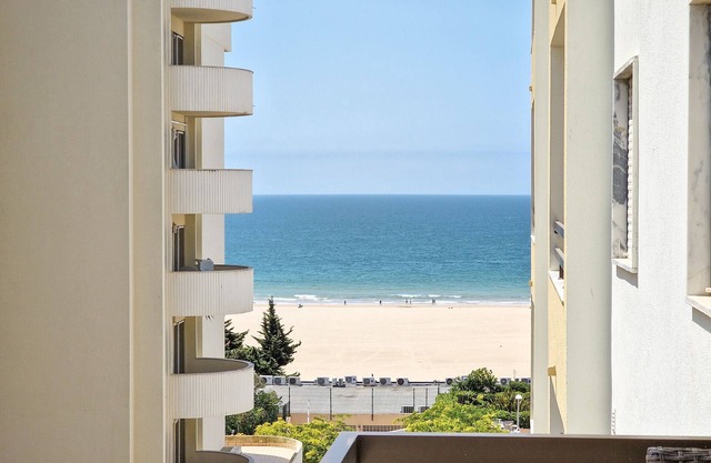 Flat Praia Rocha River Sea