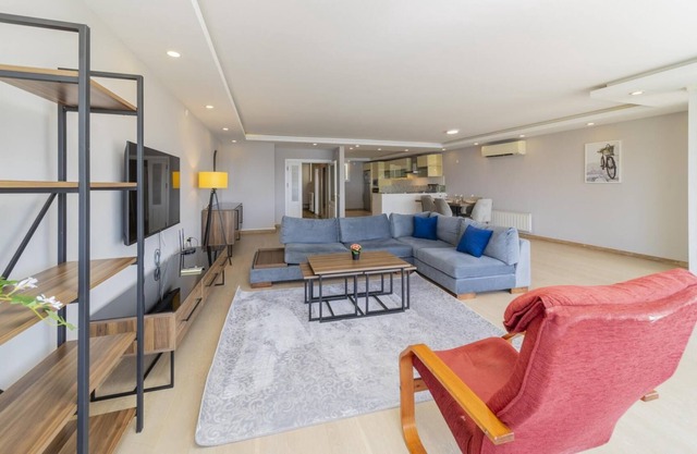 Flat w Balcony 3 min to Konyaalti Beach in Antalya