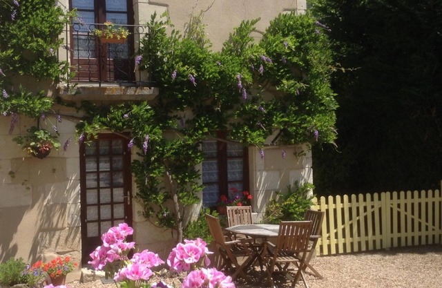 Fleurs de Glycine - A beautiful French Gite by the River Creuse
