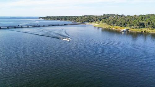 Flint Palestine Lakefront Retreat Firepit BBQ