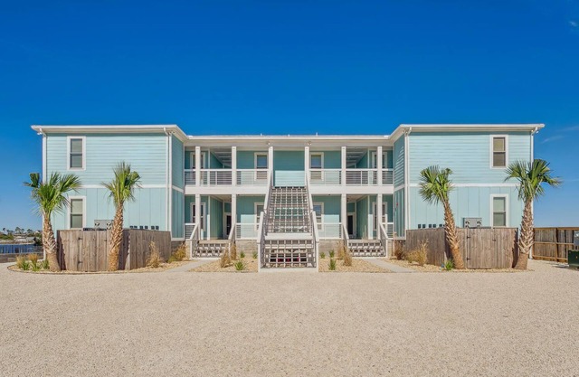 FloraBama Inspired Waterfront Condo w/Boat Slip next To The Famous Florabama
