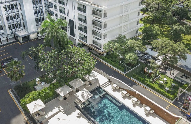 Floral Court Hotel & Residence Sukhumvit 13