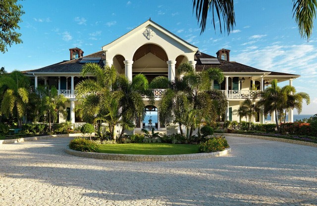 Flower Hill Villa Montego Bay Horseback riding and golf nearby