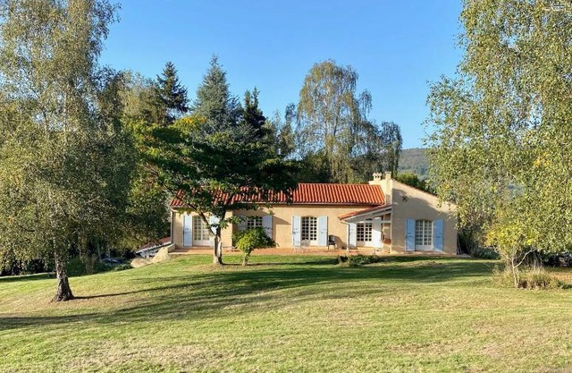 Foix Villa 150m2 dans très grand parc arboré