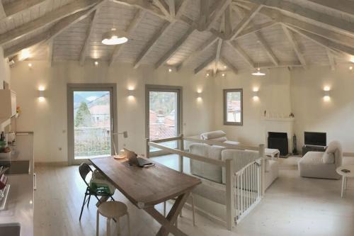 Footpath House/Ολόκληρο σπίτι στο Μεγάλο Χωριό