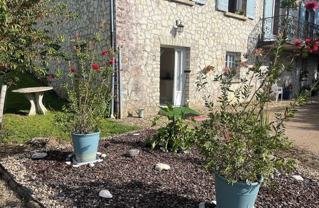 For rent Apartment Tocane Saint Apre