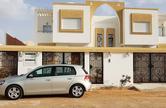 For rent two new luxury villas, located in djerba with a sea view.
