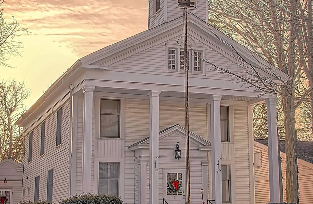 Fountain ViewII~Charming historical building in the heart of downtown Wellsboro.