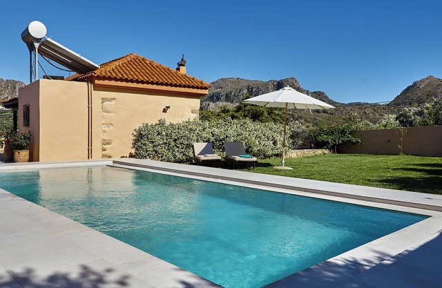 Four bedroom Mouri villas complex of 18th century