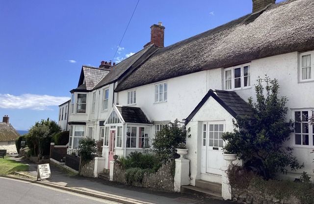 FOXLEY COTTAGE, family friendly, country holiday cottage in Charmouth