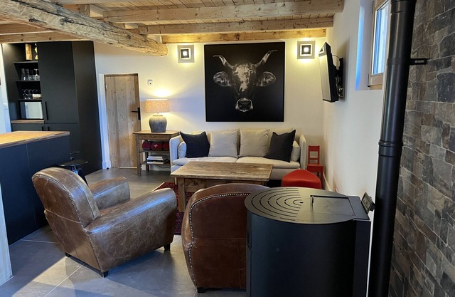 Renovated 4-Room Apartment with Mezzanine, Terrace, and Ski Room - Heart of Montchavin