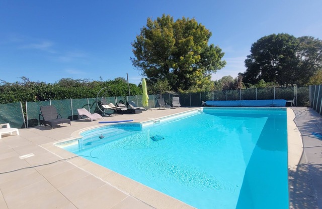 1 bedroom gite with shared pool and garden