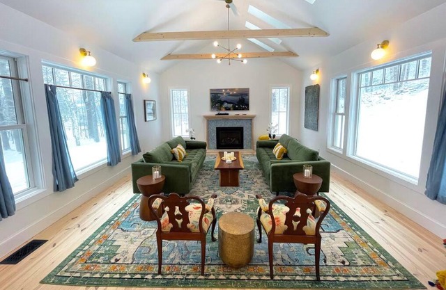 Franklin luxury Chalet w/guest house