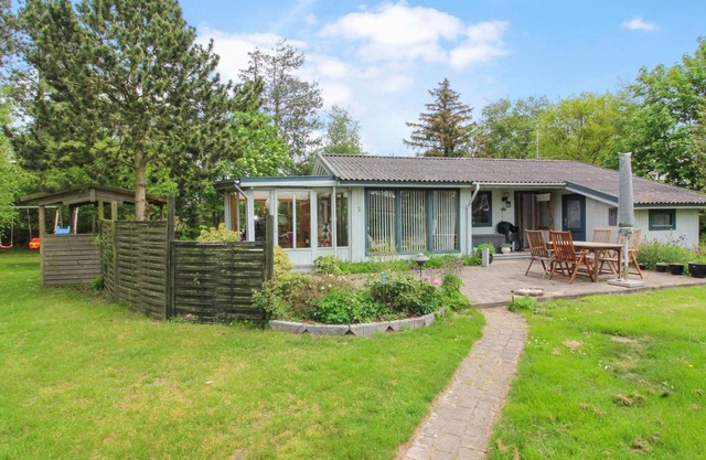 "Frederika" - 180m from the sea by Interhome