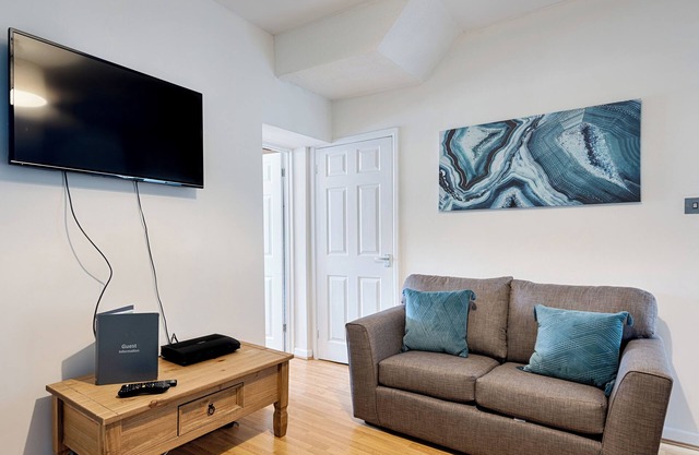 Free Parking, Spacious Rooms, Smart TV's All Rooms