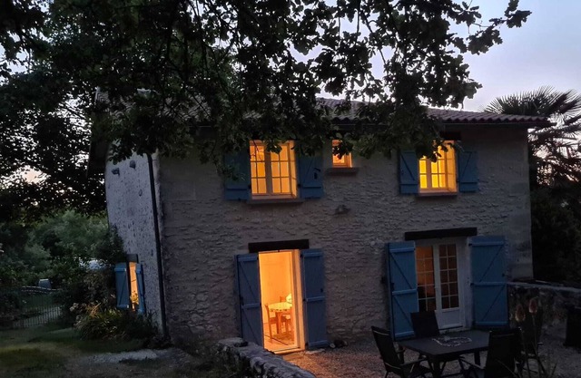 Freistehende Alte 1824 Erbaute Scheune, die 1985 zum Haus Umgebaut