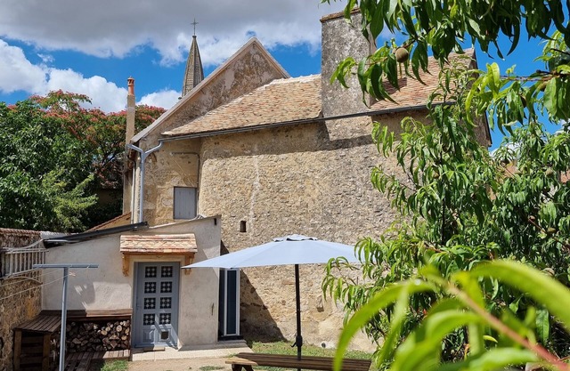 French village house,less than one hour from the Le Mans 24 hour circuit