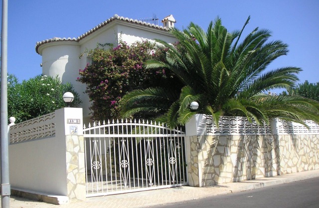 Frente al Mar. Velazquez. Luxurious Villa, 30 m from the sea