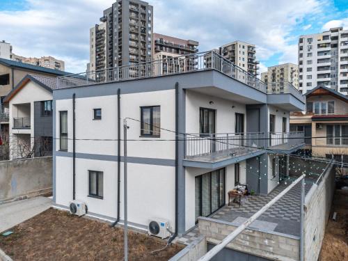 Fresh Air & Panoramic View (Floor 1 & 2)
