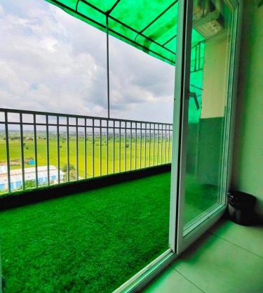 Friendly Stays - Best Balcony in High Rise Building