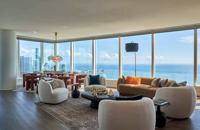 Front Row to the Lake & Skyline: Epic 60th Flr 3BR