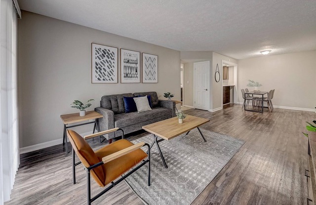 Frontdesk | 1 BR 10 mins to ND Stadium
