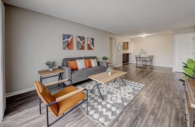Frontdesk | 2 BR in Georgetown