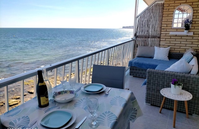 Frontline to the sea. modern apartment with great balcony