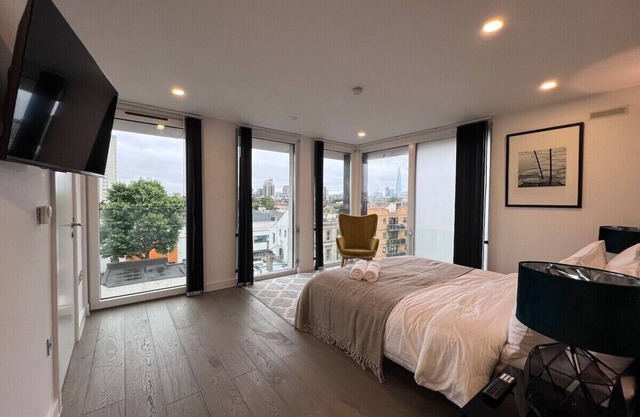 FT53 Penthouse Rooms