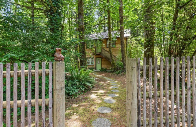 Full Creekside Duplex Near Seattle Ferries