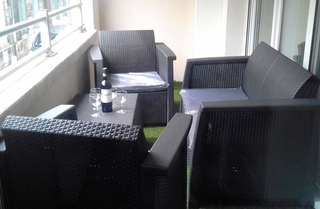 Full heart Chartrons - 2 PARKINGS and ELEVATOR.